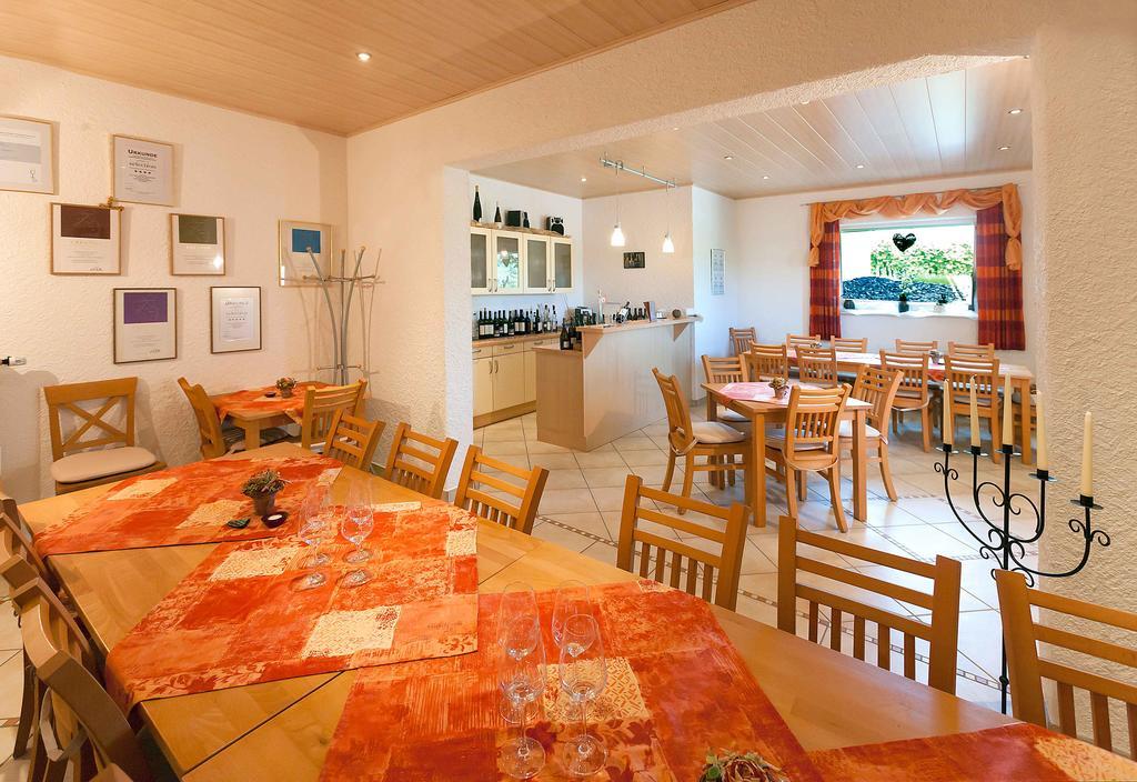 Pension Und Weingut Moselblick 布劳讷贝格 外观 照片